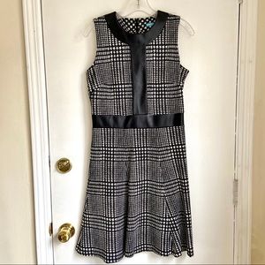EUC J. McLaughlin B&W Manhattan Plaid Poppy Dress